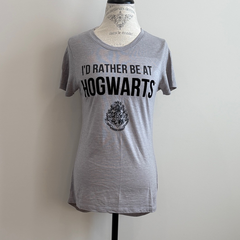 Warner Bros. Gray Hogwarts Short Sleeve Tee